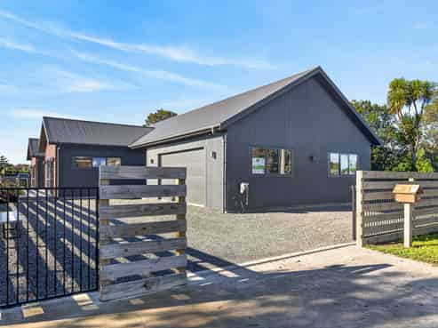13b Daniel Street, Martinborough