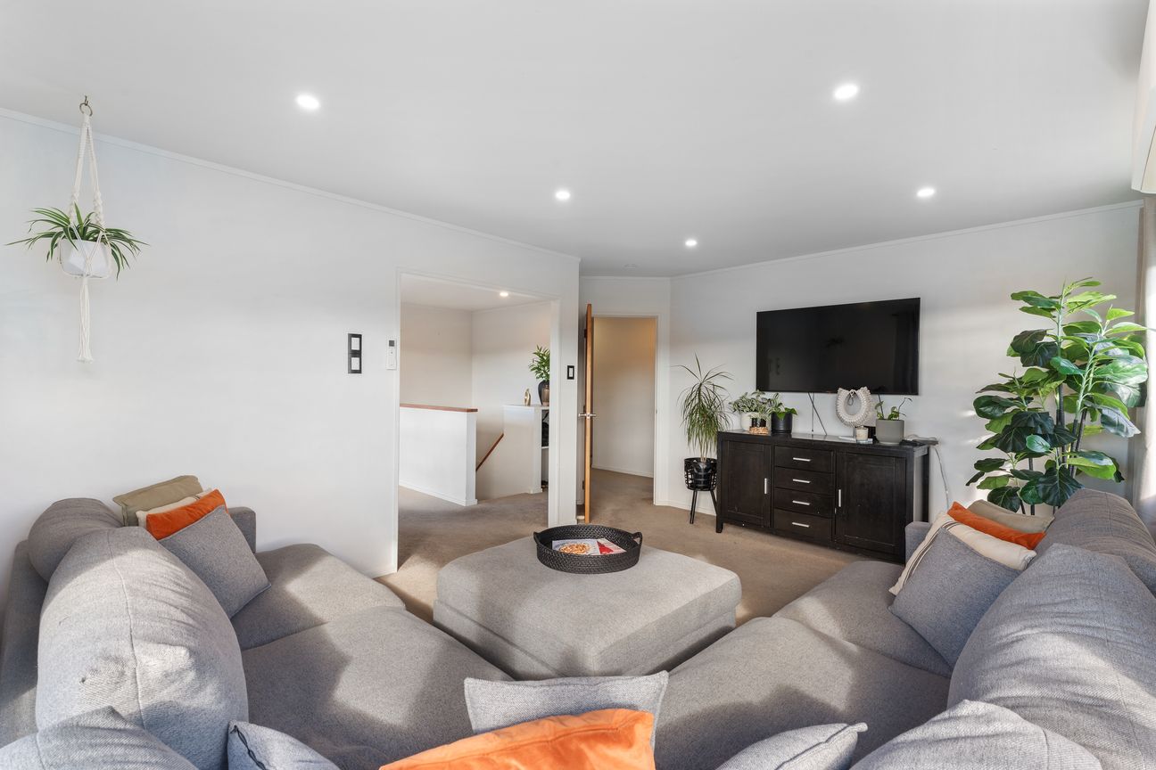 Fine Family Living with Plenty of Potential - Widok 6