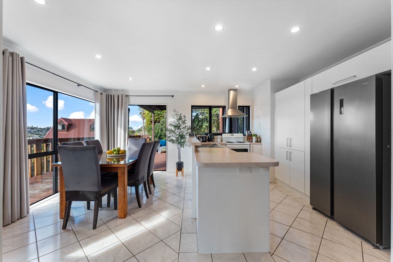 Fine Family Living with Plenty of Potential - Więcej