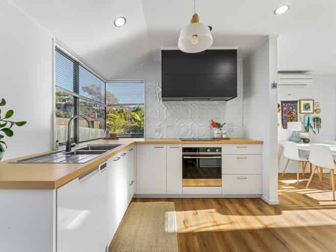 2/21 Clifford Avenue, Bishopdale