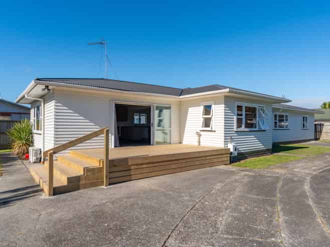 10 Griffiths Place, Claudelands
