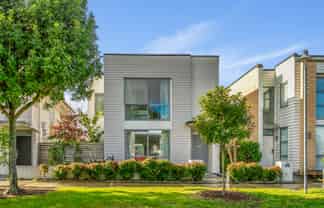 21 Phar Lap Crescent, Takanini