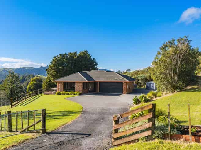 415 Cemetery Road, Maunu
