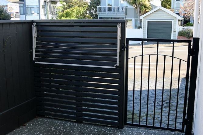 Thorndon Home With Garaging & Off Street Parking - Meer