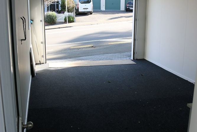 Thorndon Home With Garaging & Off Street Parking - Aanzicht 6