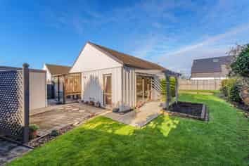  2/15 Tulloch Place, Papanui