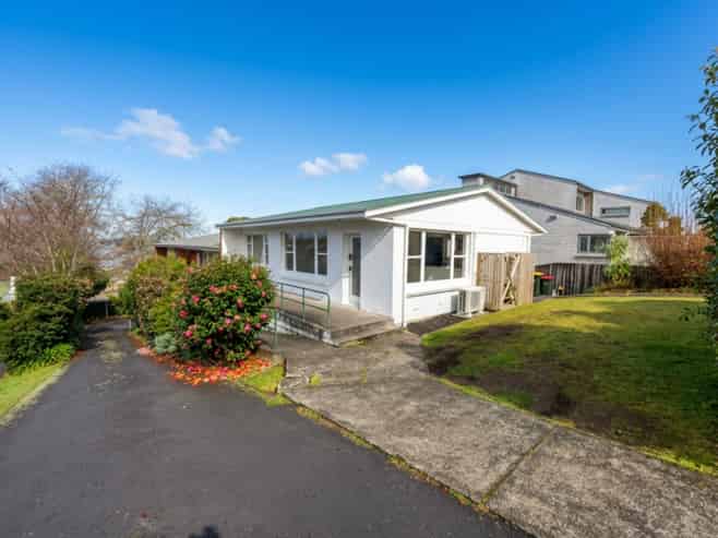 1/75 Pembroke Street, Hamilton Lake