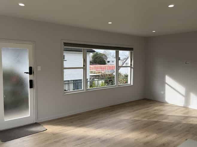 1/75 Pembroke Street, Hamilton Lake