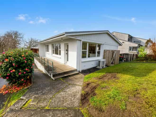 1/75 Pembroke Street, Hamilton Lake