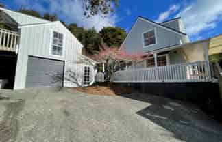 990 Sandspit Road, Sandspit