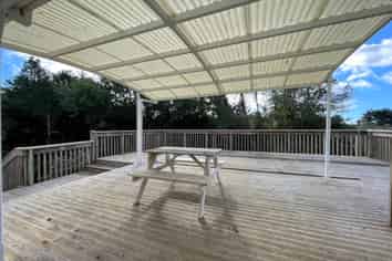 990 Sandspit Road, Sandspit