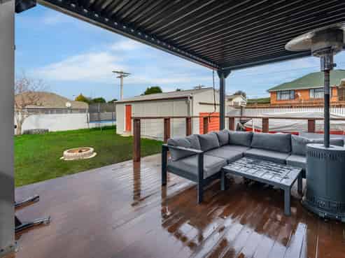 12 Grants Road, Marchwiel