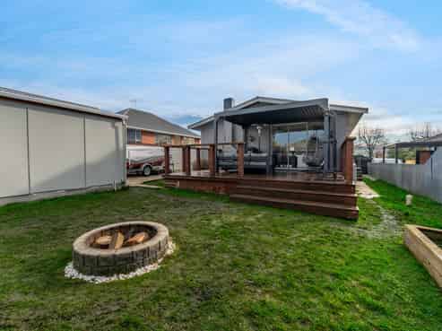 12 Grants Road, Marchwiel