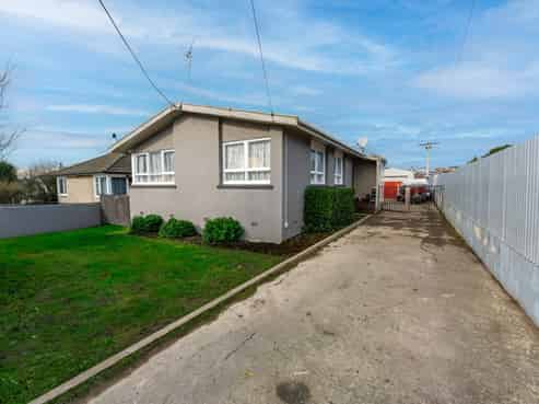 12 Grants Road, Marchwiel