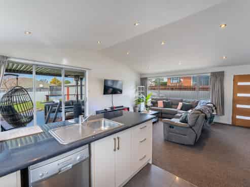 12 Grants Road, Marchwiel