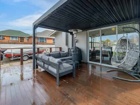 12 Grants Road, Marchwiel