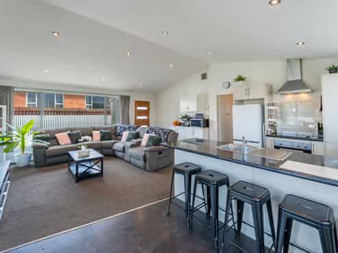 12 Grants Road, Marchwiel