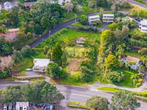  31 Riverside Drive and 4 Punga Grove Avenue, Riverside