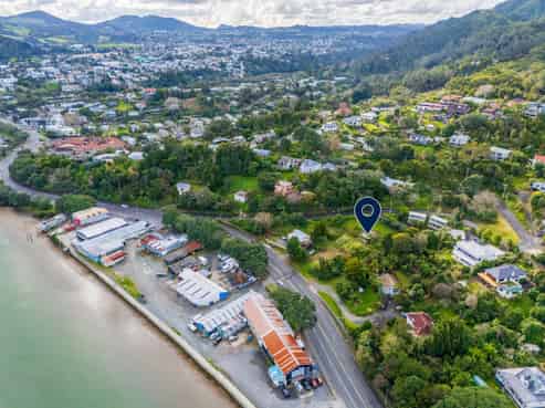  31 Riverside Drive and 4 Punga Grove Avenue, Riverside