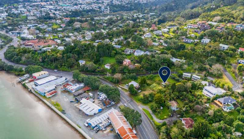  31 Riverside Drive and 4 Punga Grove Avenue, Riverside