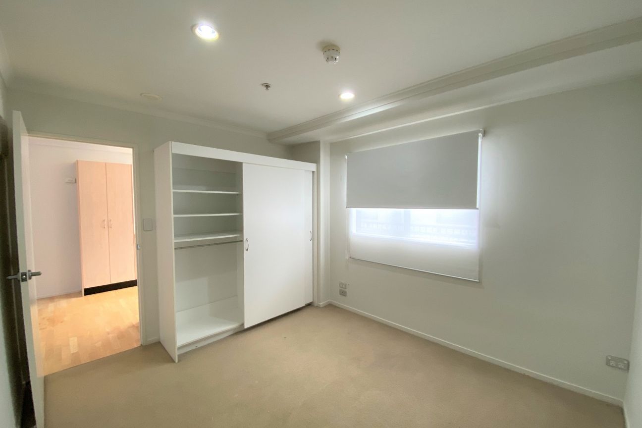 Queen's lodge 2 bedroom, 2 bathroom with carpark - View 5