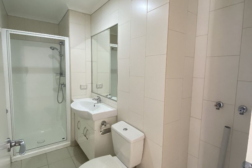 Queen's lodge 2 bedroom, 2 bathroom with carpark - View 3