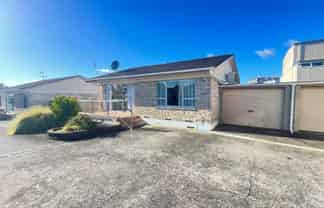 6 & 8/42 Clevedon Road, Papakura