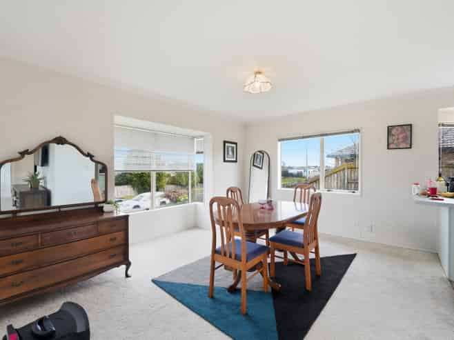14 Brymer Road, Grandview Heights