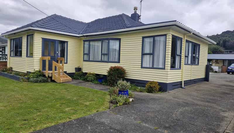 46 Main Road, Wainuiomata