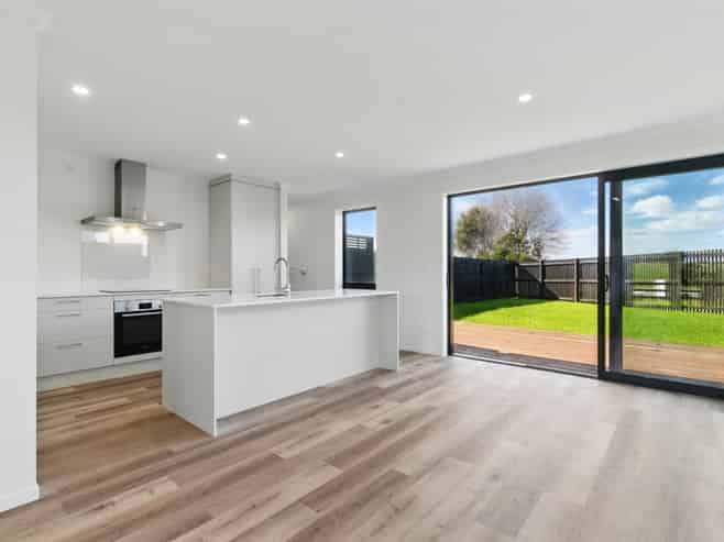 16 Keri Rua Road, Cambridge