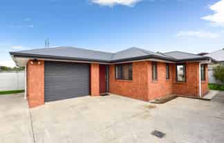19 Landmark Court, Huntington