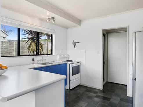 33 Tawa Street, Hilltop