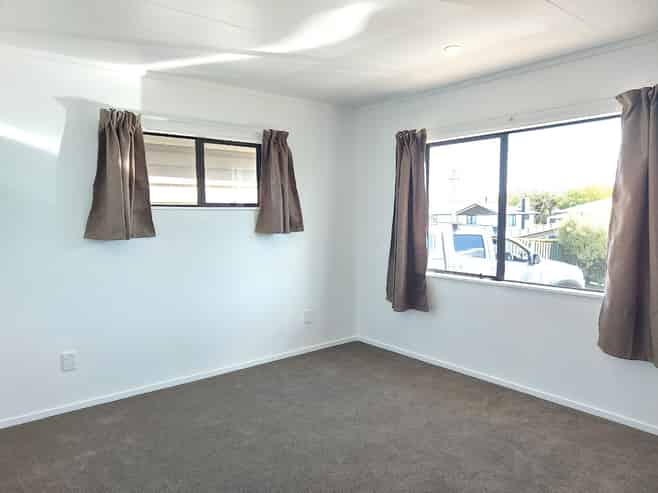 33 Tawa Street, Hilltop