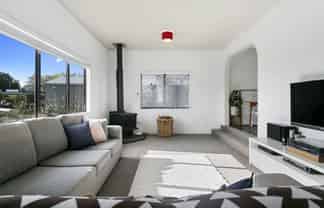 33 Tawa Street, Hilltop