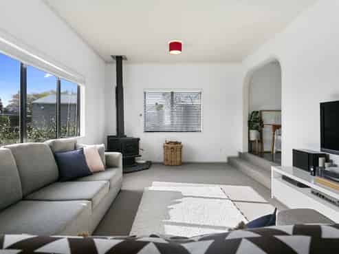 33 Tawa Street, Hilltop
