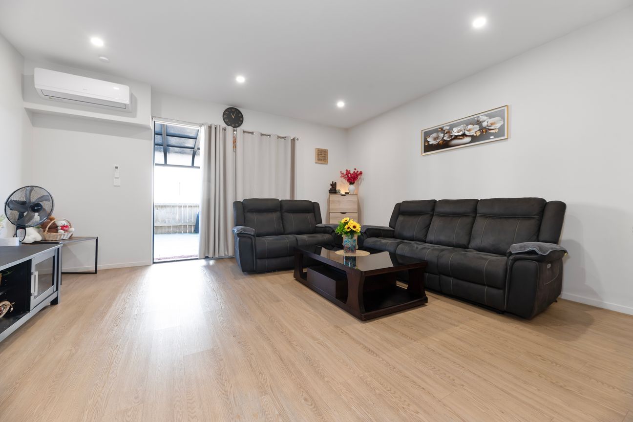 Spacious Family Living with Style & Comfort - Widok 4