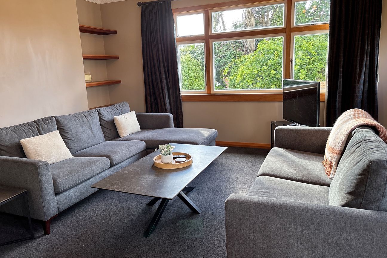Top Hokowhitu Location - Semi Furnished - Aanzicht 6