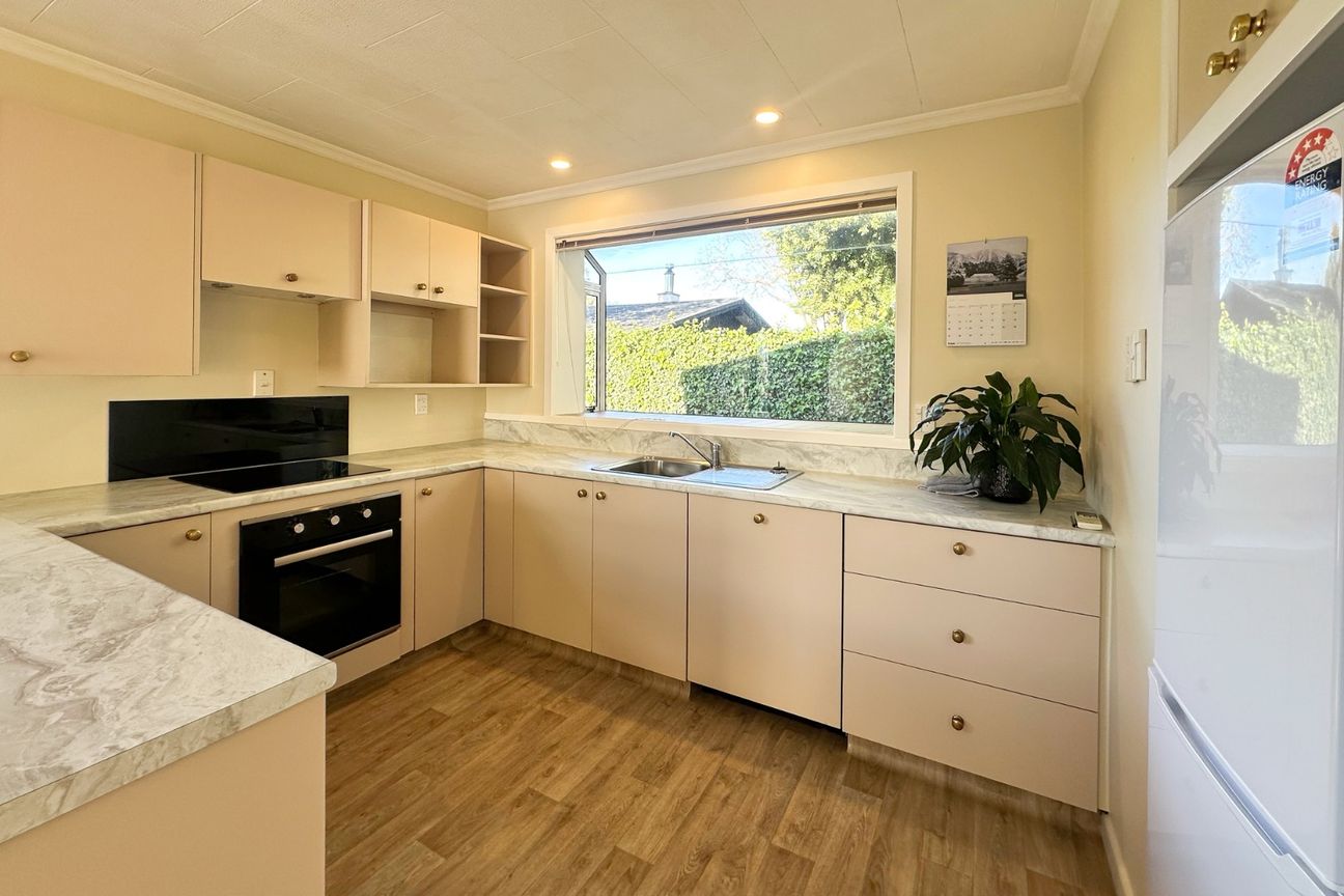 3-Bedroom Family Home in the Heart of Bishopdale Christchurch for Rent - Widok 4