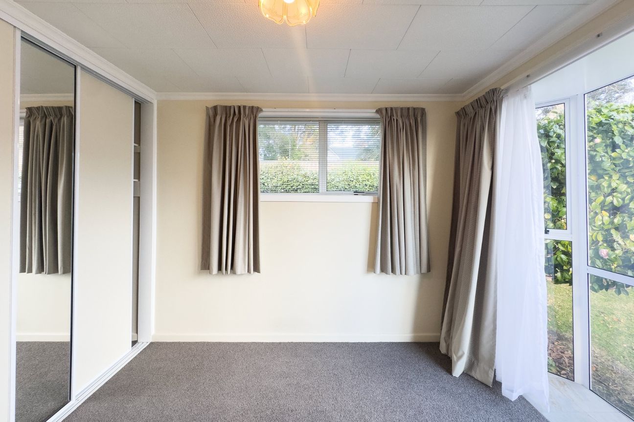 3-Bedroom Family Home in the Heart of Bishopdale Christchurch for Rent - Widok 6