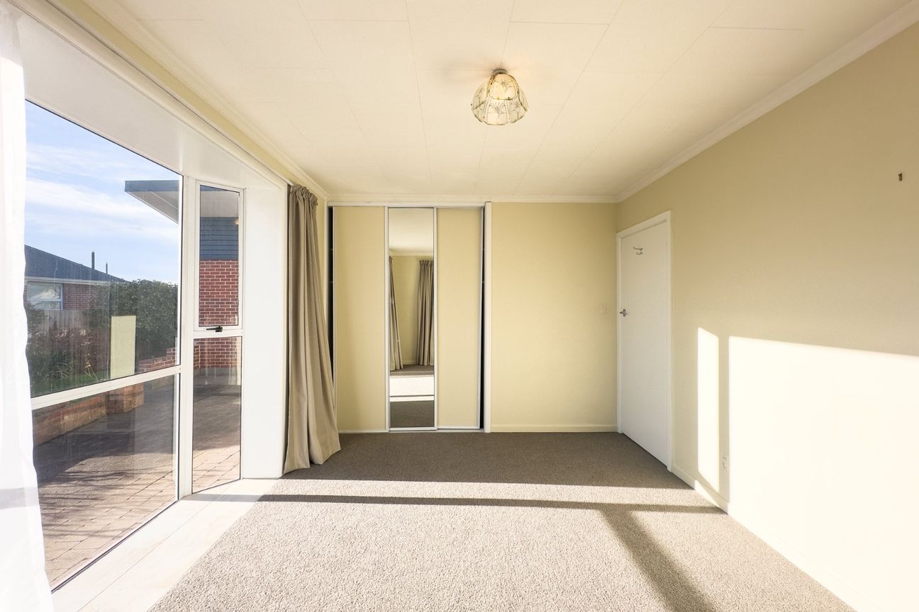 3-Bedroom Family Home in the Heart of Bishopdale Christchurch for Rent - Więcej