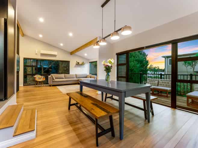 2/21 Aorangi Place, Birkenhead