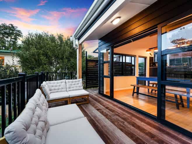 2/21 Aorangi Place, Birkenhead