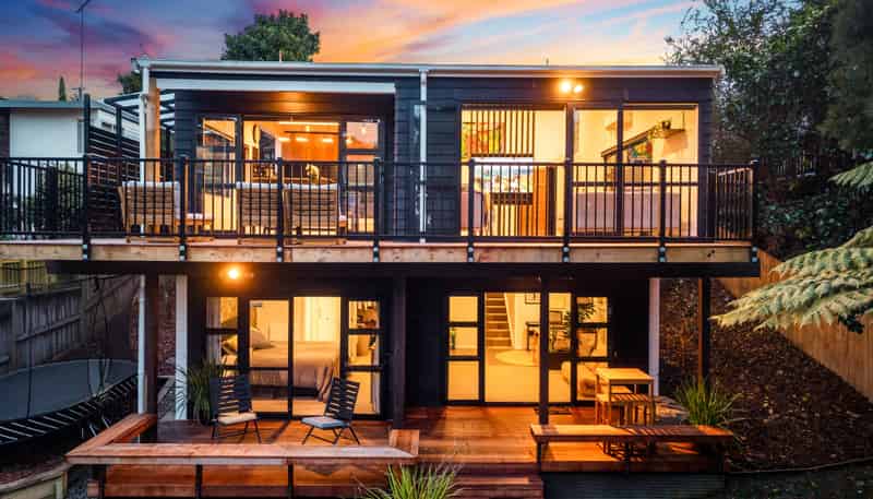 2/21 Aorangi Place, Birkenhead