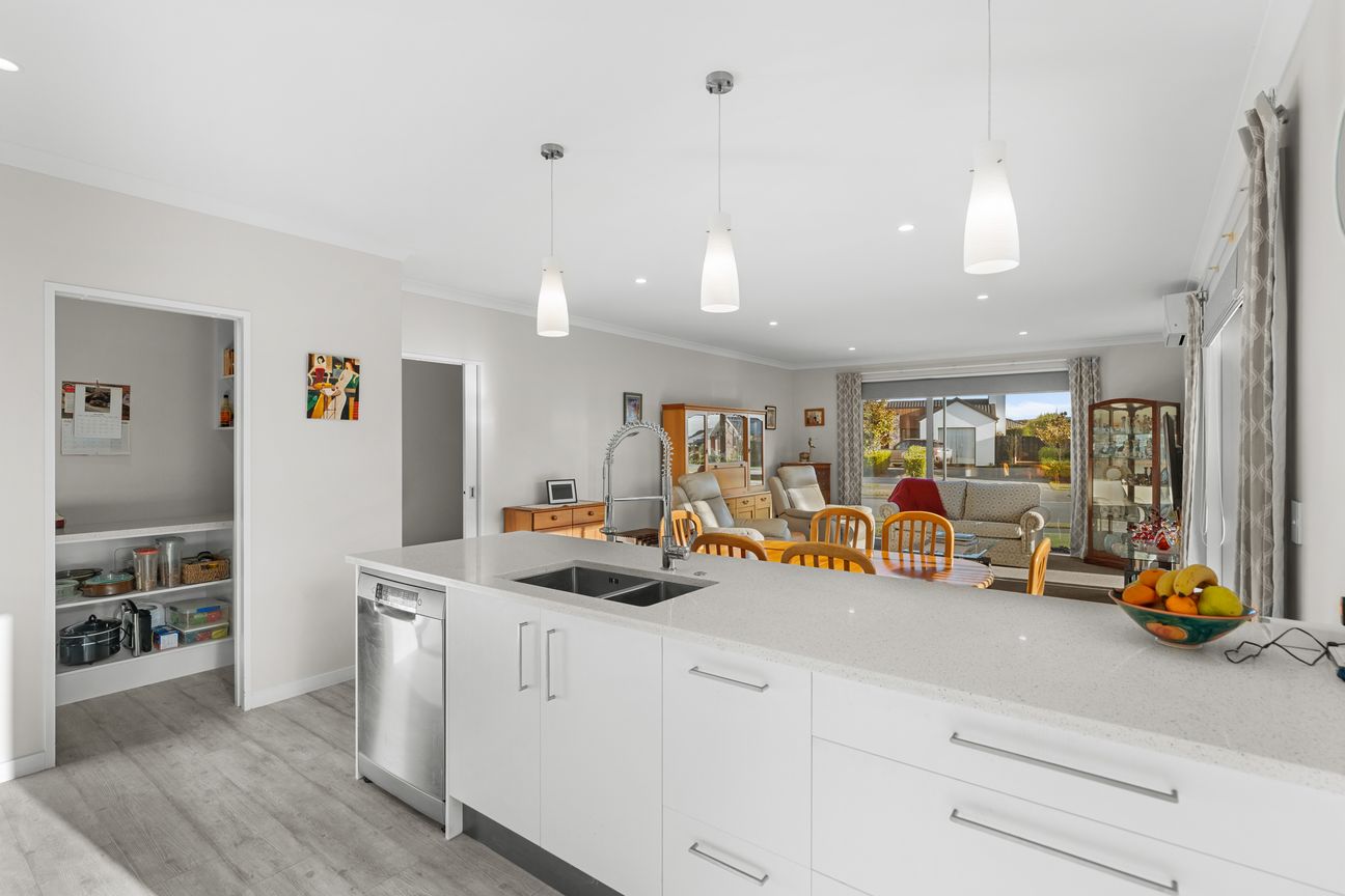 Quality Homes Like This Don't Last! - Meer