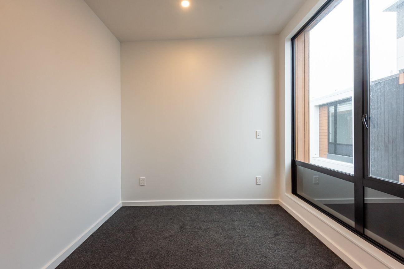 Near new, perfect location 1 bedroom in the city - Fler