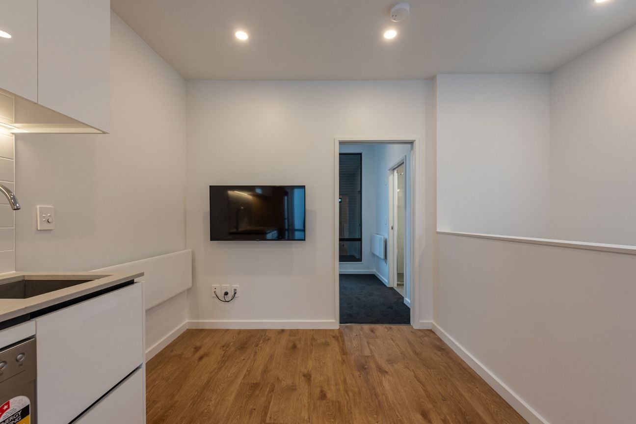 Near new, perfect location 1 bedroom in the city - Bild 3