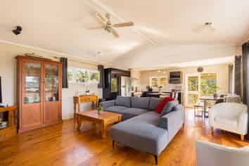 29 Cedar Terrace, Stanmore Bay