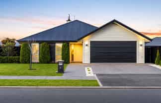 6 Radcot Drive, ROLLESTON