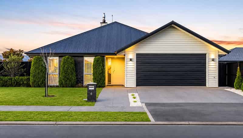 6 Radcot Drive, ROLLESTON