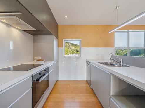 70 Saddleback Grove, Karori